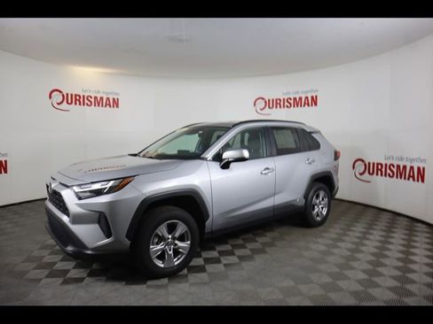 Used 2025 Toyota RAV4 XLE image 6