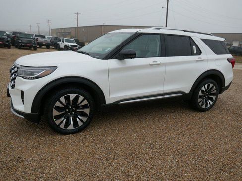 New 2026 Ford Explorer Platinum w/ LUX Leather Package AWD/4WD image 8