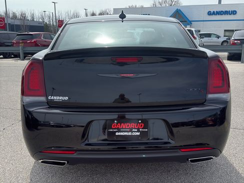 Used 2023 Chrysler 300 S w/ Comfort Group image 7