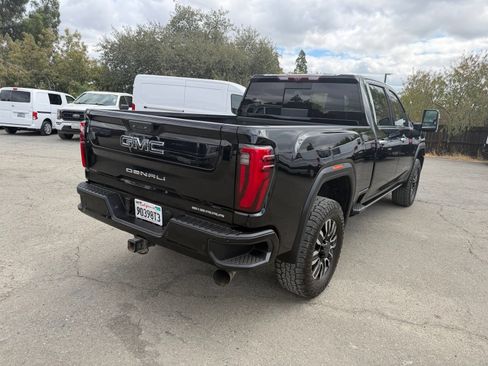 Used 2024 GMC Sierra 2500 Denali Ultimate AWD/4WD image 5