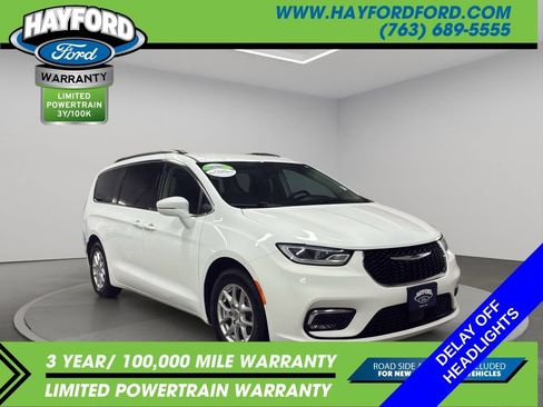Used 2022 Chrysler Pacifica Touring-L FWD image 7