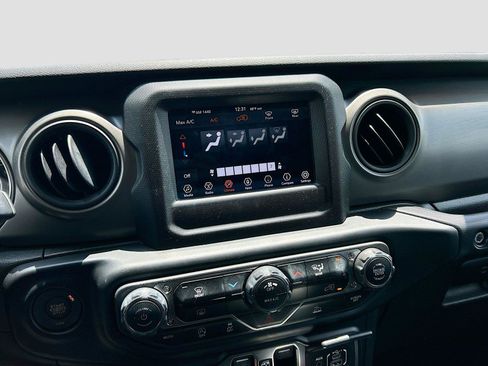 Used 2022 Jeep Wrangler Unlimited Sport AWD/4WD image 25