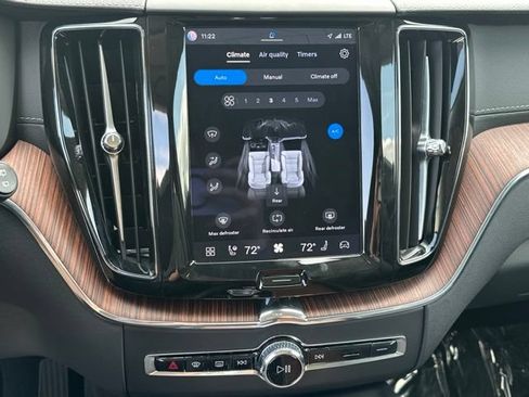Certified 2023 Volvo XC60 B5 Ultimate w/ Climate Package AWD/4WD image 21