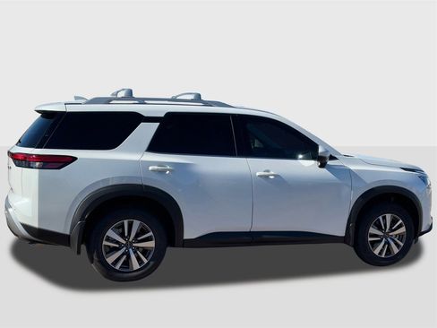 New 2025 Nissan Pathfinder SL image 6