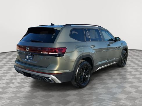 Certified 2025 Volkswagen Atlas Peak Edition SE AWD/4WD image 5