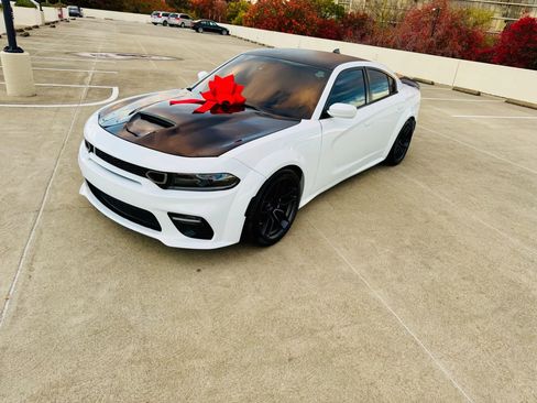 Used 2017 Dodge Charger R/T image 5