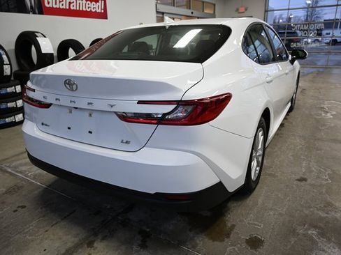 Used 2025 Toyota Camry LE image 5
