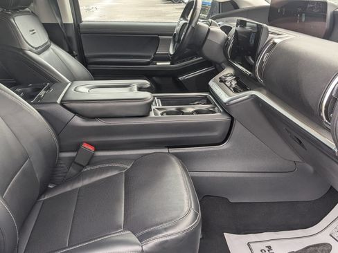 Used 2025 Ford Expedition Platinum AWD/4WD image 40
