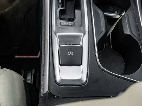 Used 2022 Subaru Ascent Limited image 29