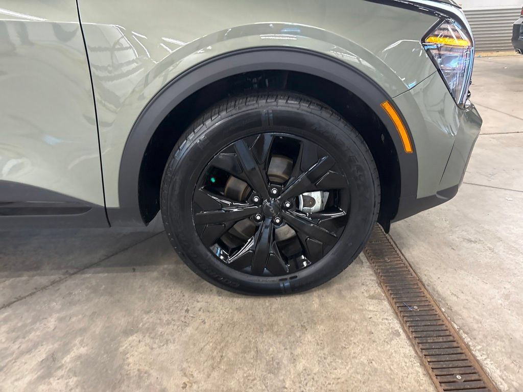 Certified 2025 Kia Sportage X-Line w/ Premium Package AWD/4WD image 32