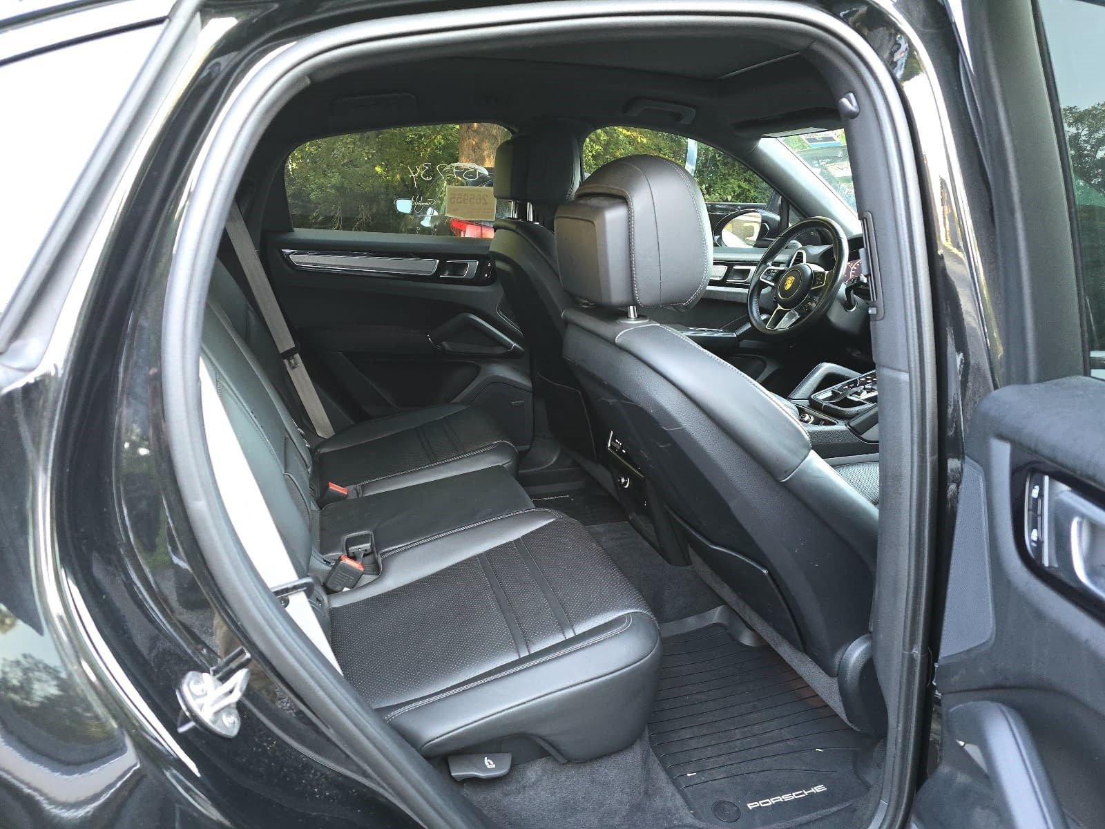 Used 2023 Porsche Cayenne Platinum Edition AWD/4WD image 25