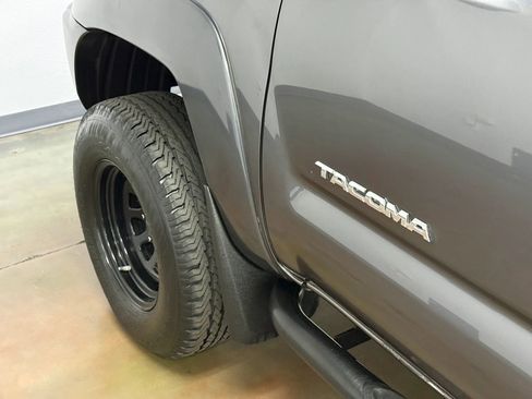 Used 2015 Toyota Tacoma 4x4 Access Cab w/ SR5 Package image 9