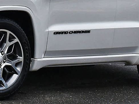 Used 2021 Jeep Grand Cherokee Overland image 32