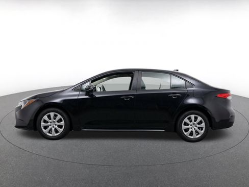 Used 2025 Toyota Corolla LE FWD image 4