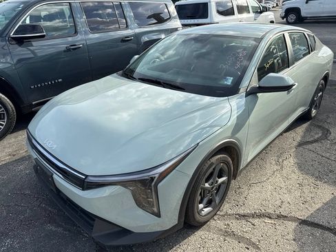 Used 2025 Kia K4 FWD image 1