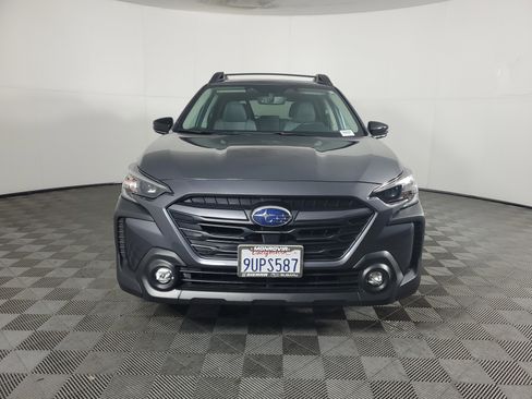 Used 2025 Subaru Outback Premium image 9