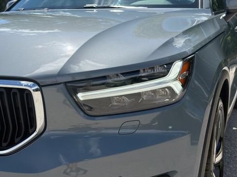 Used 2020 Volvo XC40 T5 Momentum w/ Protection Package Premier AWD/4WD image 9