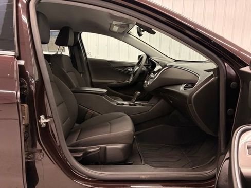 Used 2020 Chevrolet Malibu LT FWD image 11