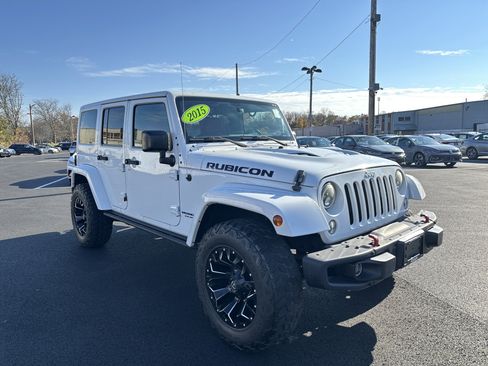 Used 2015 Jeep Wrangler Unlimited Rubicon image 3