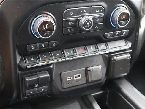 Used 2019 Chevrolet Silverado 1500 High Country w/ Technology Package AWD/4WD image 20