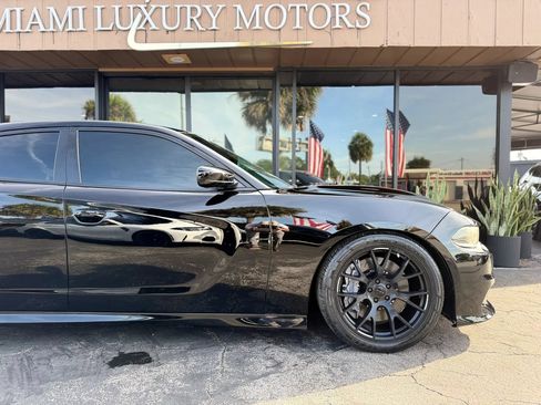 Used 2017 Dodge Charger R/T Scat Pack w/ Dynamics Package RWD image 16