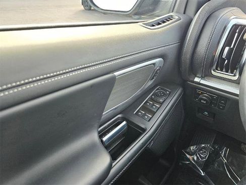 Certified 2025 Ford Expedition Max Platinum image 28