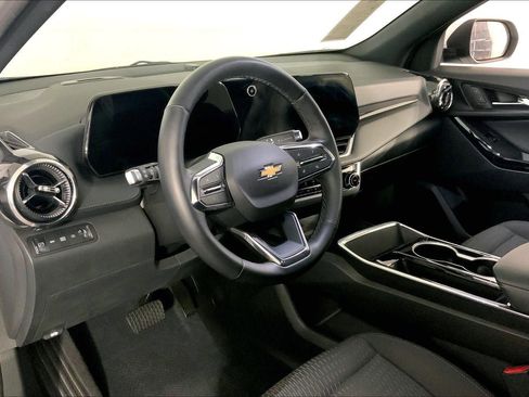 Used 2025 Chevrolet Equinox LT image 14