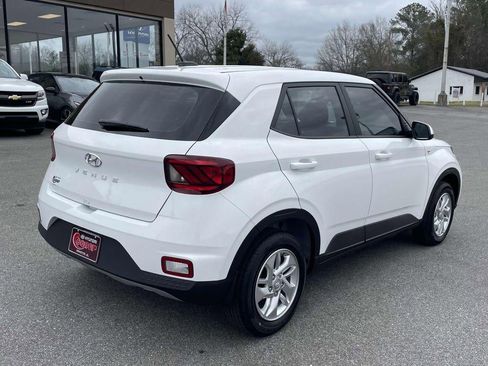 New 2026 Hyundai Venue SE image 21