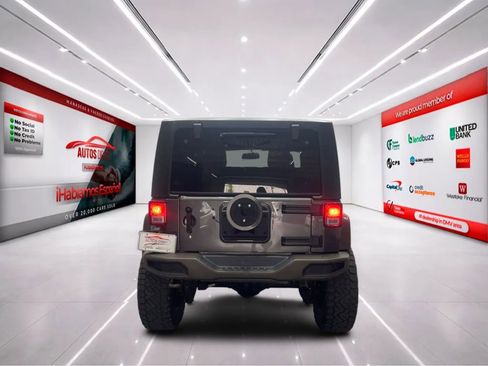 Used 2016 Jeep Wrangler Sahara AWD/4WD image 7
