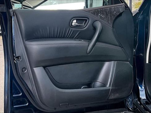 Certified 2022 Nissan Armada Platinum image 20