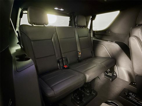 Used 2023 Chevrolet Tahoe Z71 w/ Luxury Package image 29