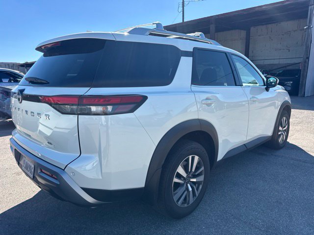 Used 2024 Nissan Pathfinder SL FWD image 5