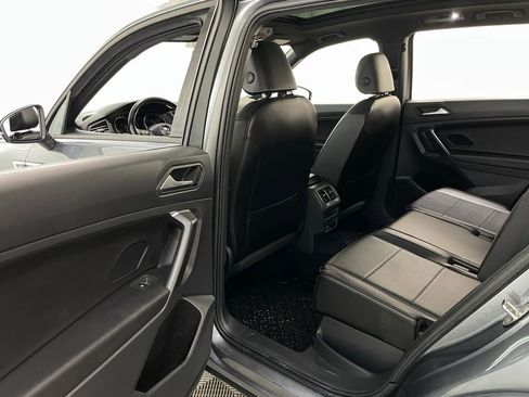 Used 2021 Volkswagen Tiguan SE R-Line image 43