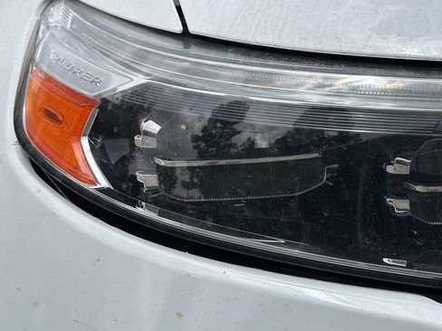 Used 2020 Ford Explorer XLT RWD image 9