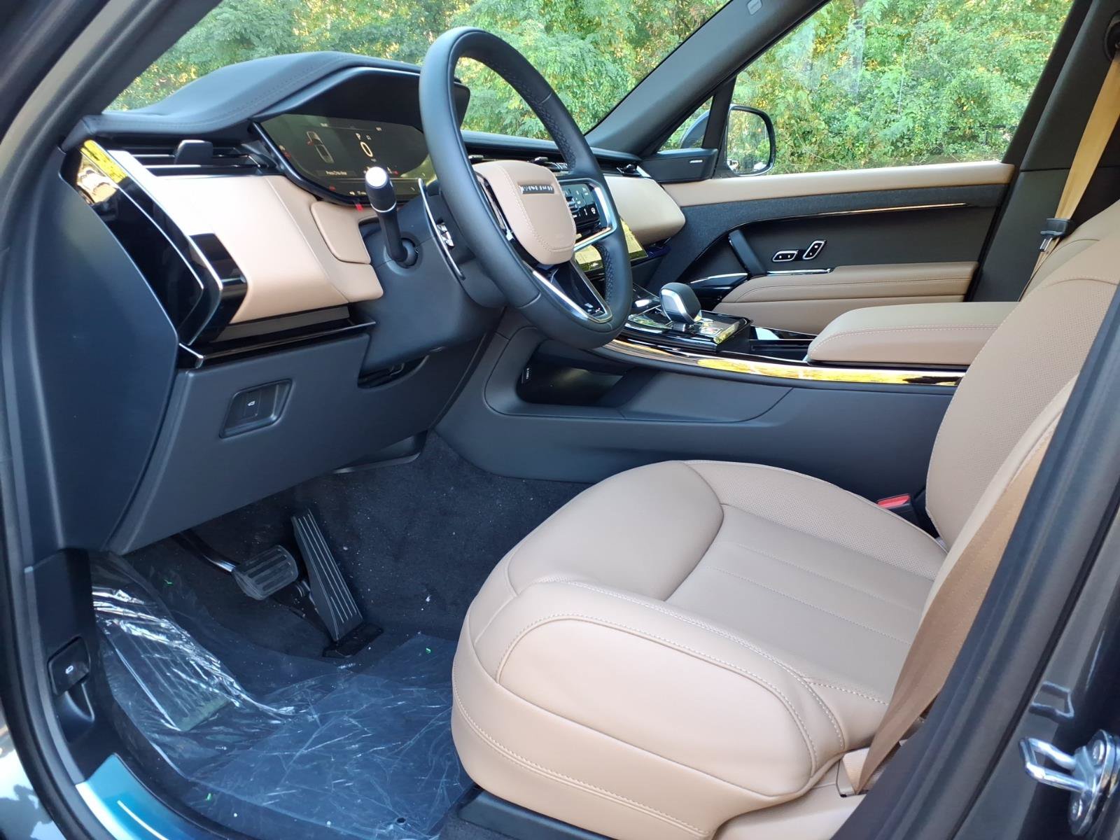New 2027 Land Rover Range Rover Sport SE AWD/4WD image 17
