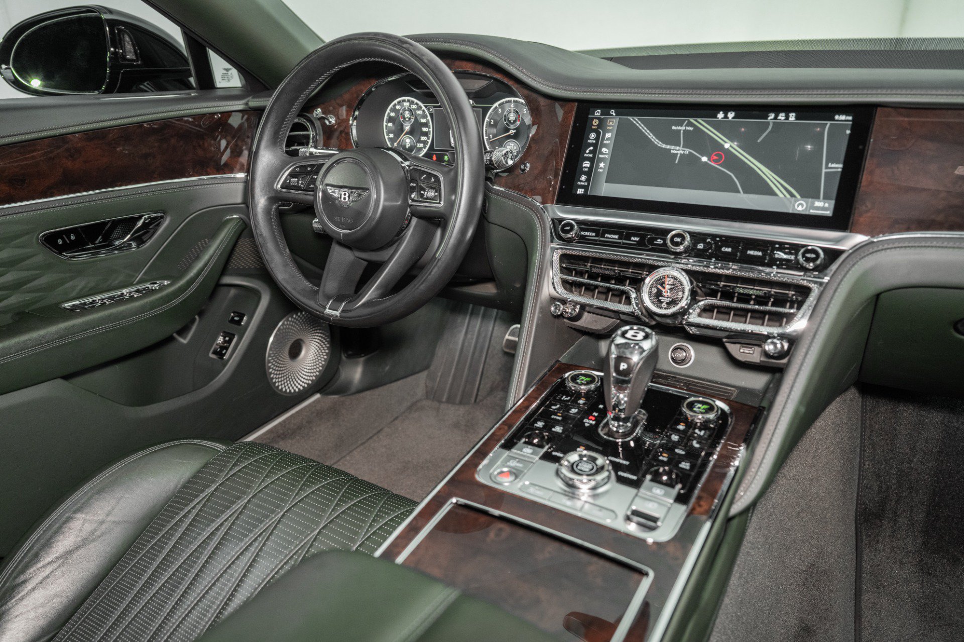 Certified 2022 Bentley Flying Spur V8 AWD/4WD image 29