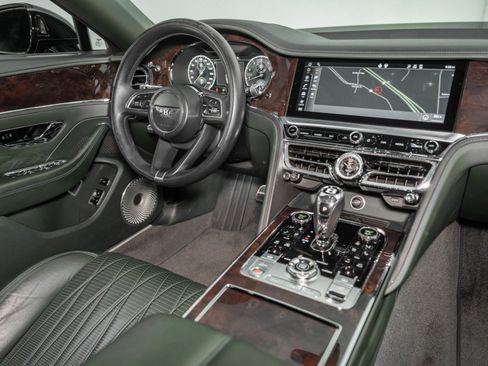 Certified 2022 Bentley Flying Spur V8 image 29
