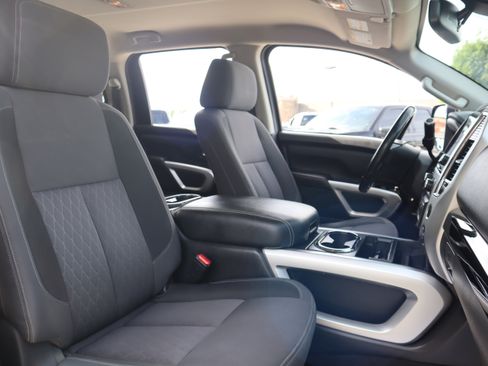 Used 2021 Nissan Titan SV w/ SV Convenience Package AWD/4WD image 32