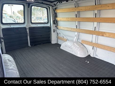 Used 2022 GMC Savana 2500 w/ Driver Convenience Package image 11