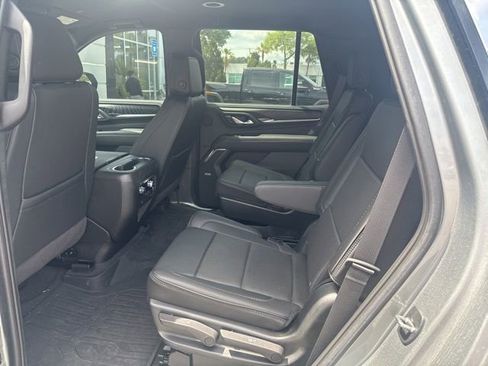 Used 2023 GMC Yukon Denali image 9