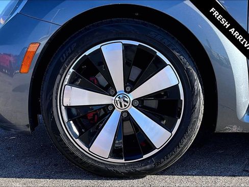 Used 2013 Volkswagen Beetle 2.0T image 30