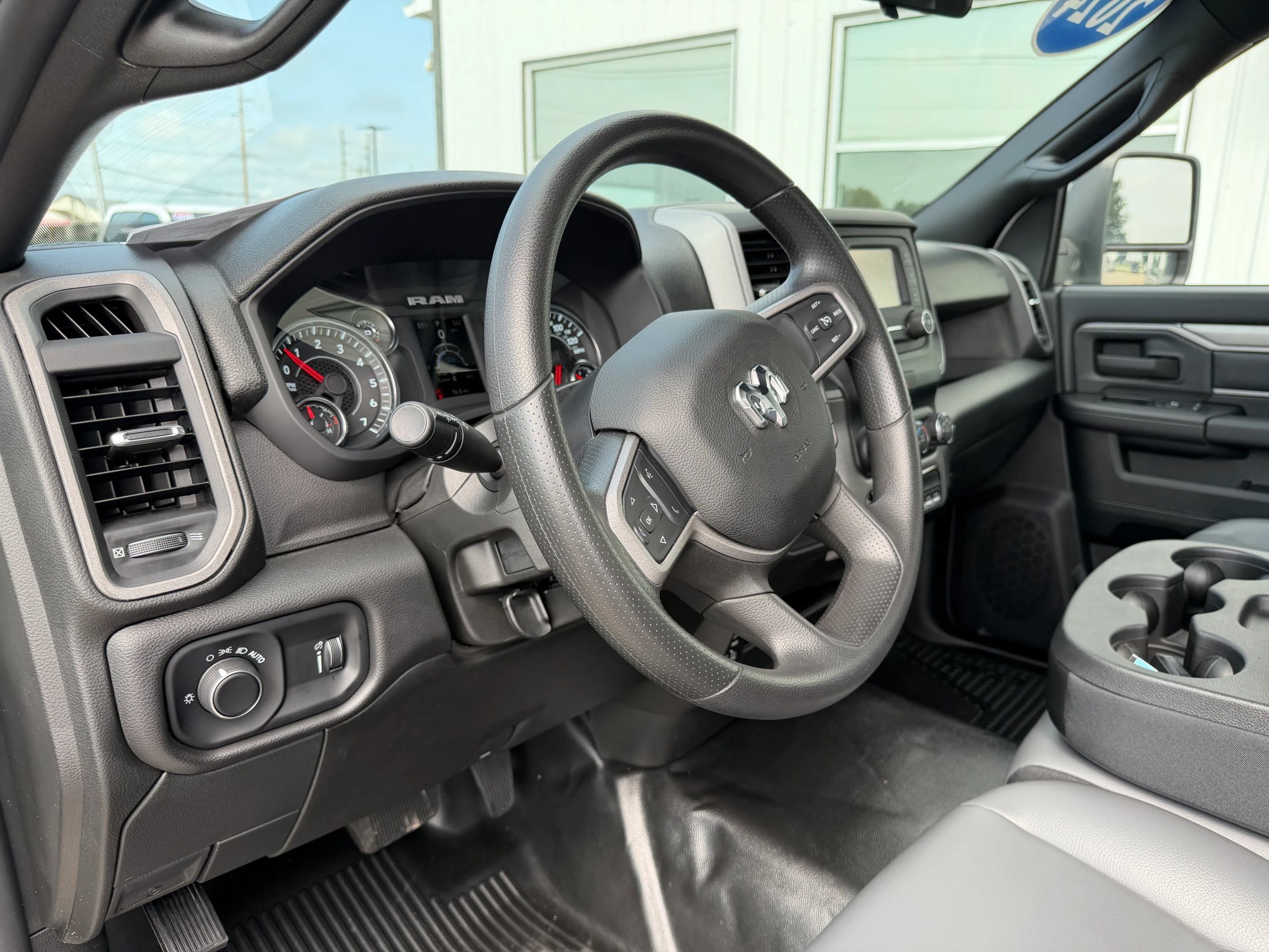Used 2024 RAM 3500 Tradesman AWD/4WD image 17