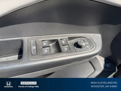 Used 2024 Volkswagen Taos SE FWD image 13