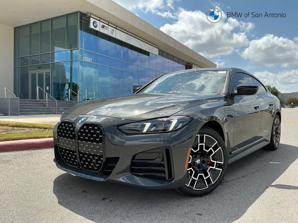 New 2026 BMW 430i w/ M Sport Package RWD image 1