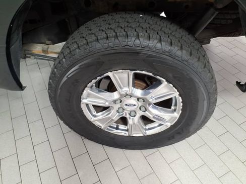 Used 2015 Ford F150 XLT w/ Equipment Group 302A Luxury AWD/4WD image 8