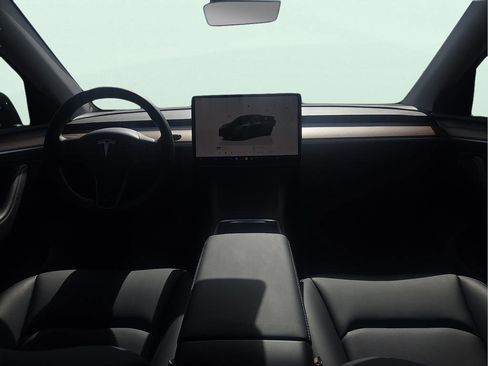 Used 2025 Tesla Model Y Long Range RWD image 12