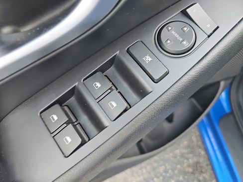 Used 2018 Hyundai Elantra GT image 16