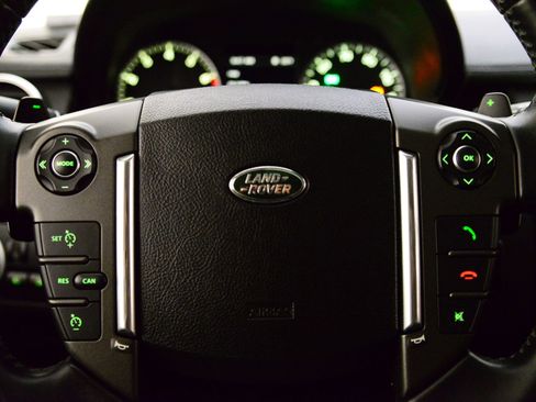 Used 2016 Land Rover LR4 image 12