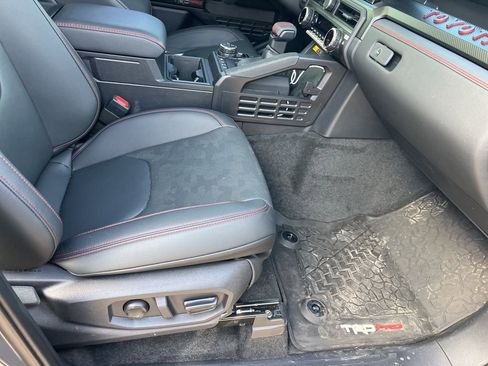 Used 2025 Toyota Tacoma TRD Pro image 25