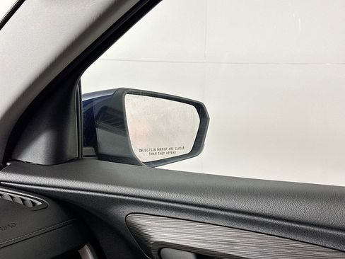 Used 2023 GMC Terrain SLT w/ Tech Package image 27